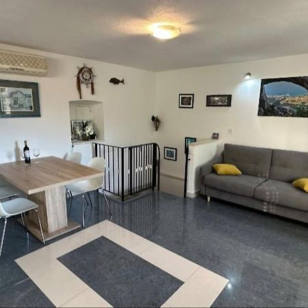 Apartmani Dalmacija Brela Bagian luar foto