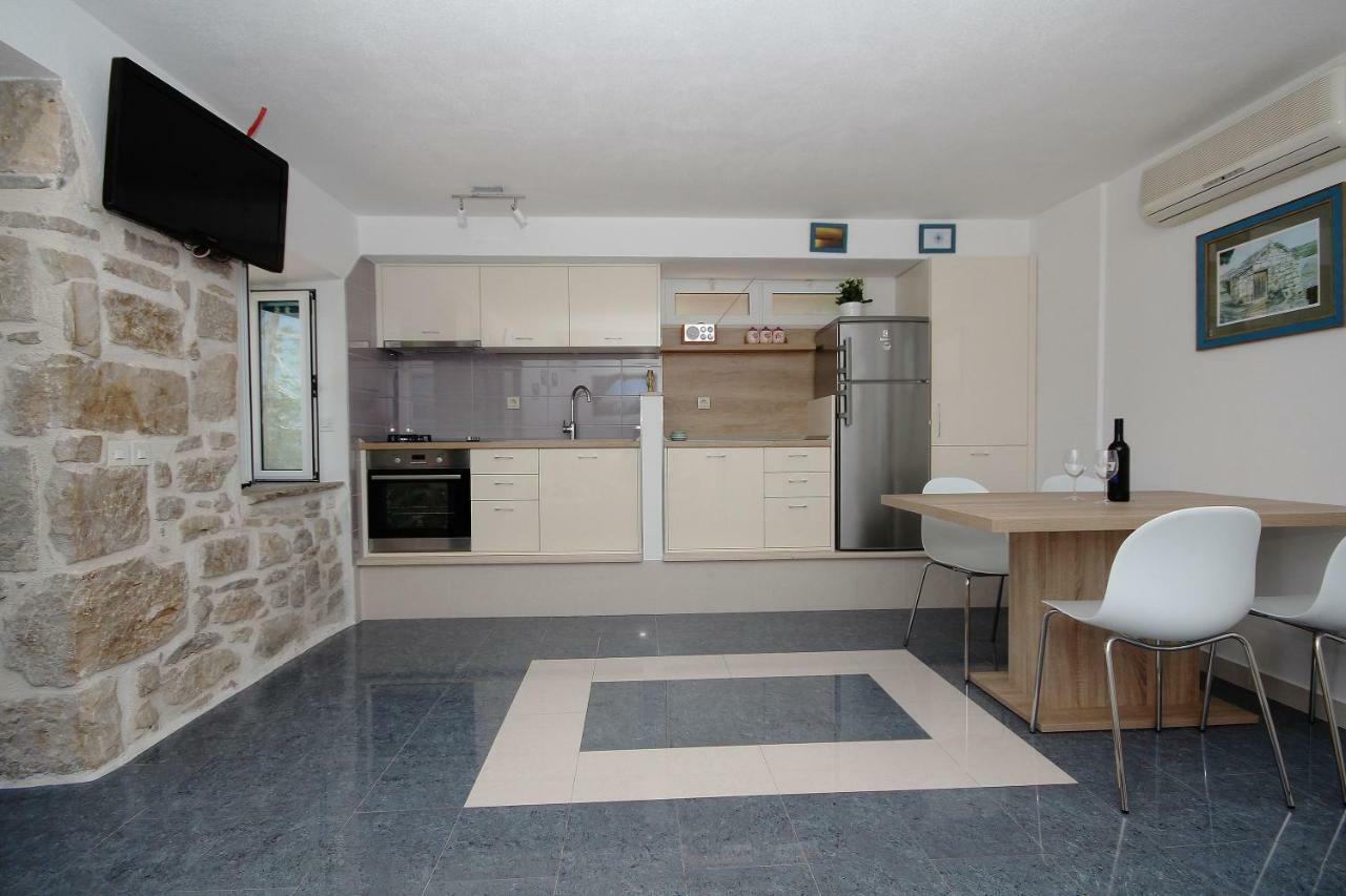 Apartmani Dalmacija Brela Bagian luar foto