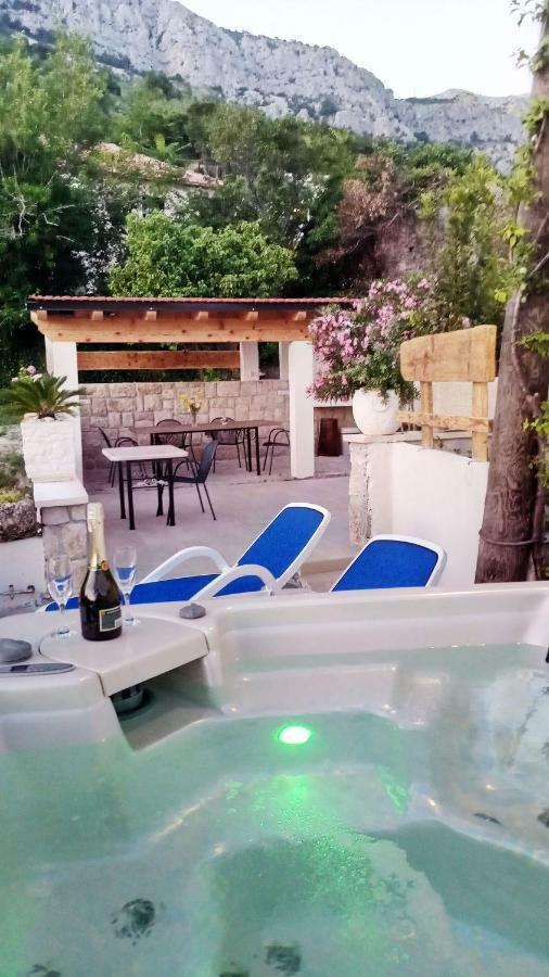 Apartmani Dalmacija Brela Bagian luar foto
