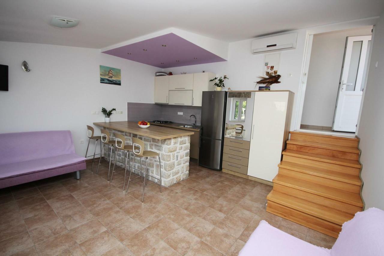 Apartmani Dalmacija Brela Bagian luar foto