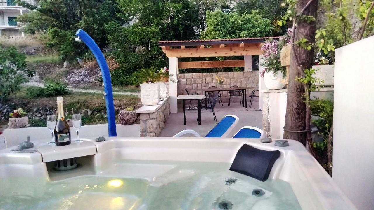 Apartmani Dalmacija Brela Bagian luar foto